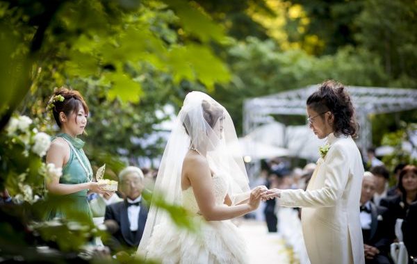 ガーデン人前式｜結婚式・挙式