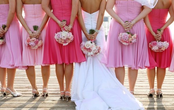 ふたりの結婚式の大切なサポート役 ブライズメイドとは ふたりの結婚式の大切なサポート役 ブライズメイドとは